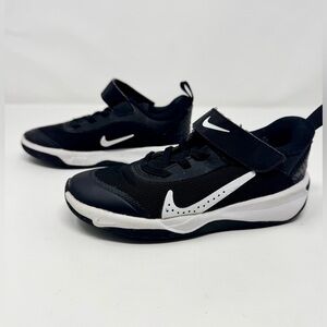 Nike Kids Omni Multi-Court Black and White Athletic Sneakers